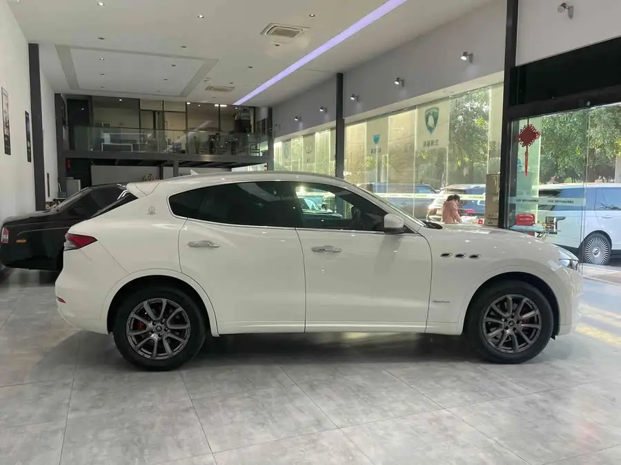 Levante 2021 3.0T Luxury Edition