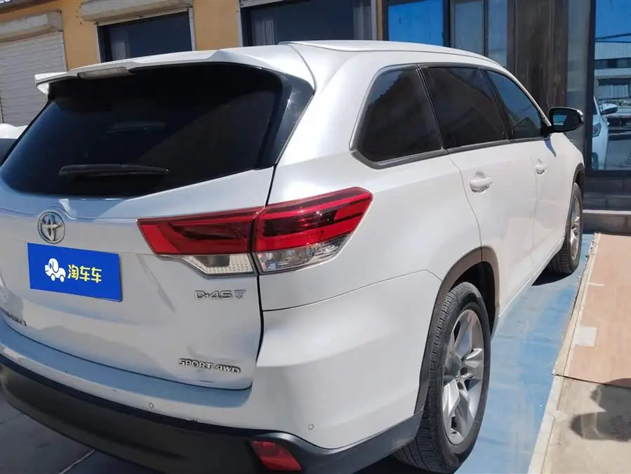 هايلاندر 2021 2.0T نسخة فاخرة بالدفع الرباعي 7 مقاعد