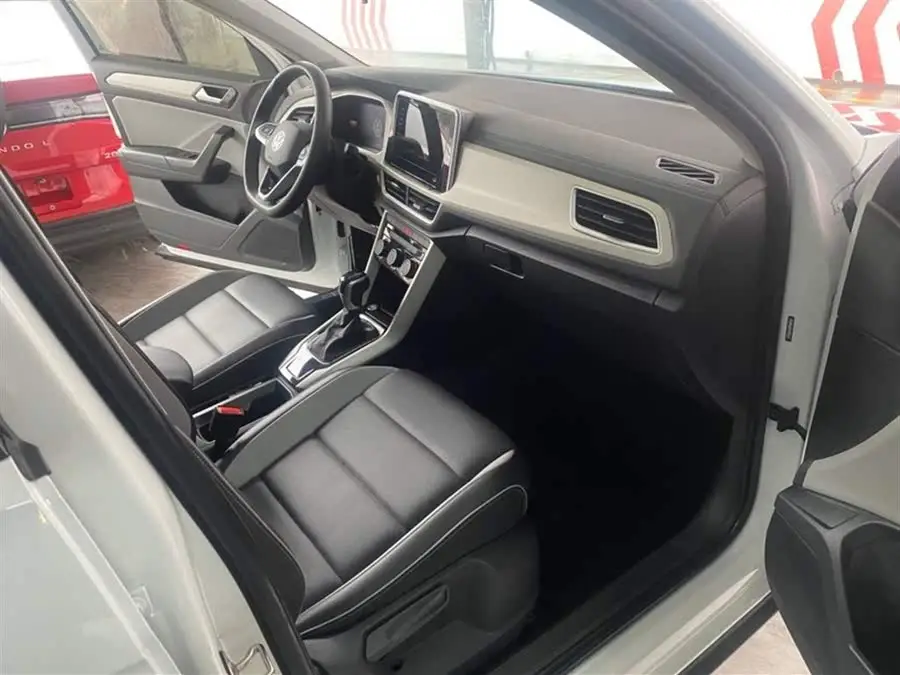 ت-روك 2023 موديل 280TSI DSG دفع ثنائي إصدار الزمن