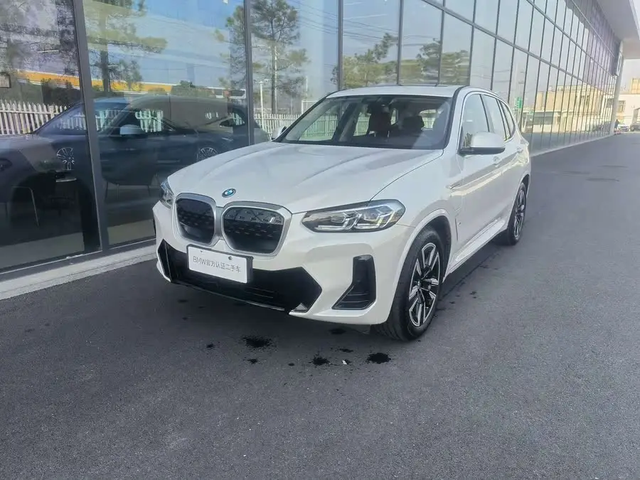 BMW iX3 2024 Leading Model