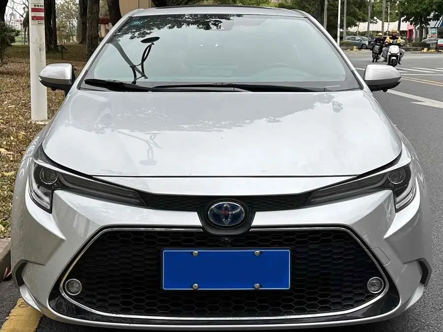 2019 تويوتا ليفين مزدوج المحرك 1.8H E-CVT النسخة الرياضية الوطنية V