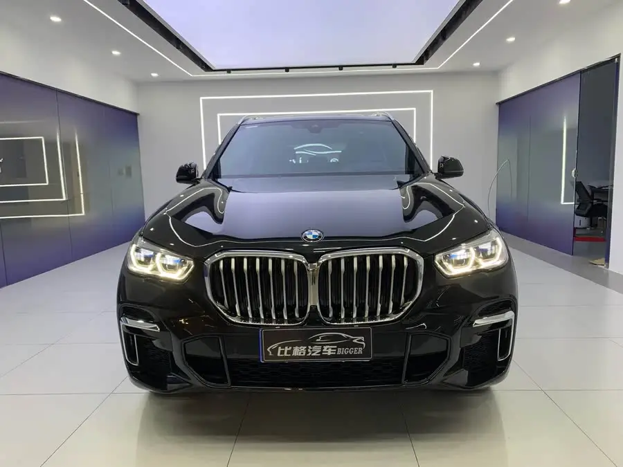 بي إم دبليو X5 2022 تعديل xDrive 40Li حزمة رياضية M