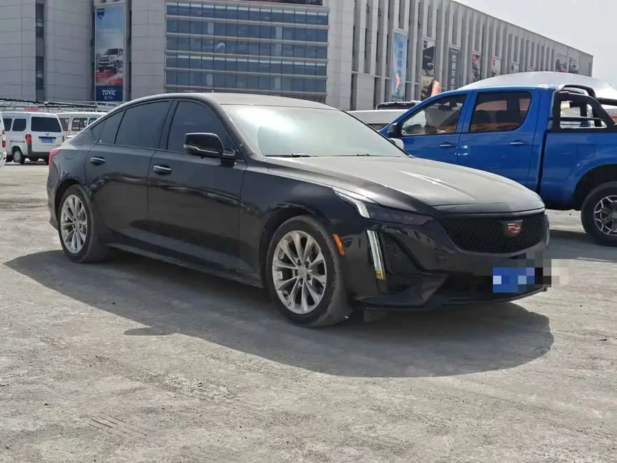 كاديلاك CT5 2022 28T الفاخرة