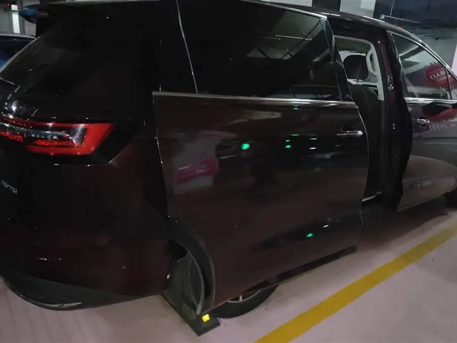 Volkswagen Viloran 2020 330TSI Business Edition