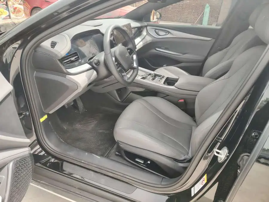 سيلون 2024 إصدار المجد DM-i 1.5L 121 كم الطراز النخبوي