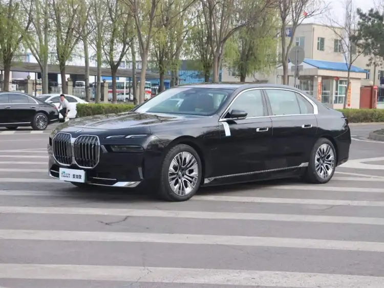 BMW i7 2023 eDrive50L Luxury Package