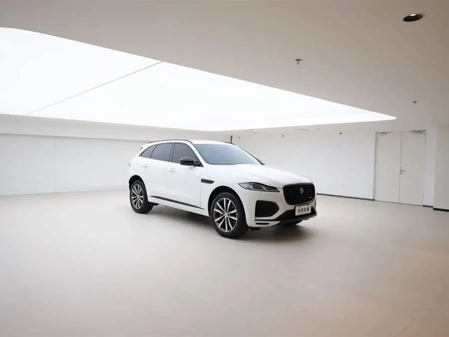 Jaguar F-PACE 2024 P250 R-Dynamic SE