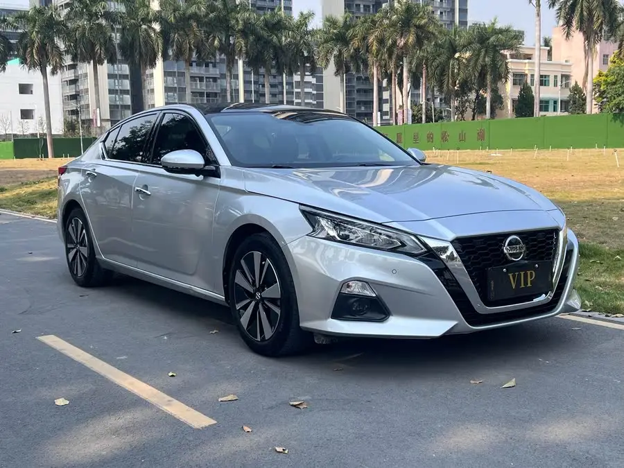 تيانا 2020 2.0T XL Upper AD1 إصدار الملاحة الذكية