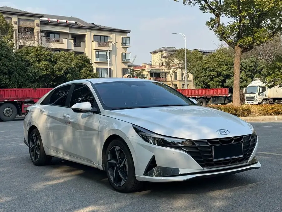 إلنترا 2022 1.5 لتر CVT LUX