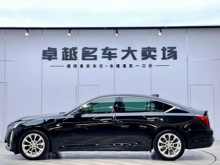 كاديلاك CT5 2023 28T الفاخرة (النسخة القياسية)