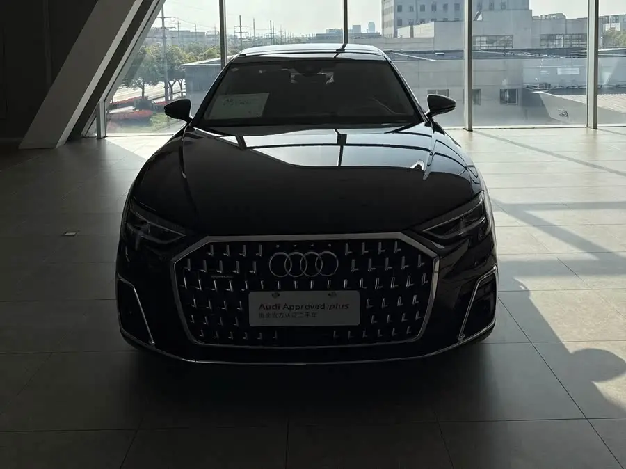 أودي A8 2023 A8L 55 TFSI quattro الرائد