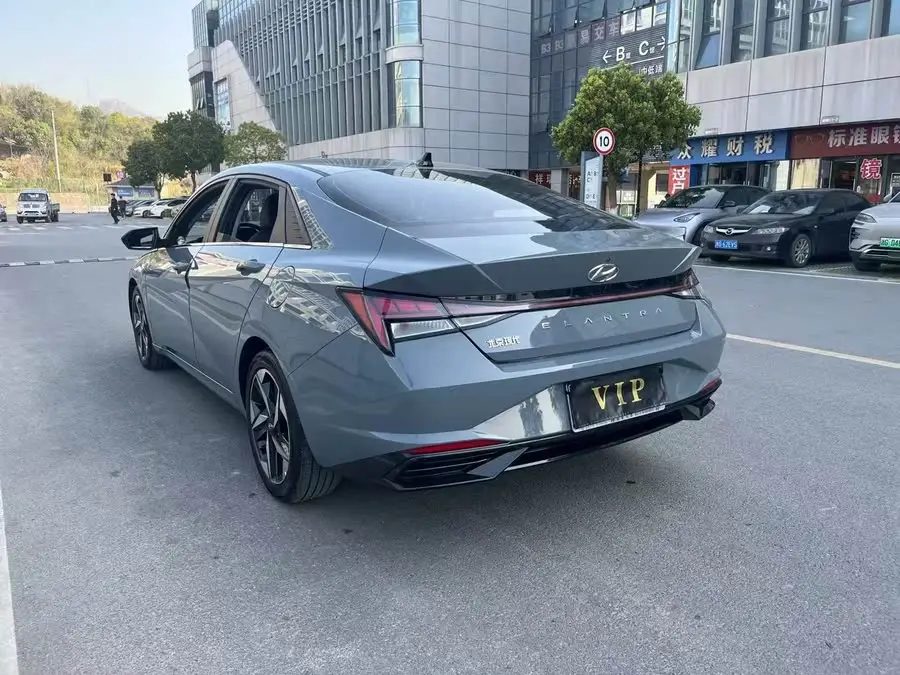 Elantra 2022 1.5L CVT LUX Premium Version