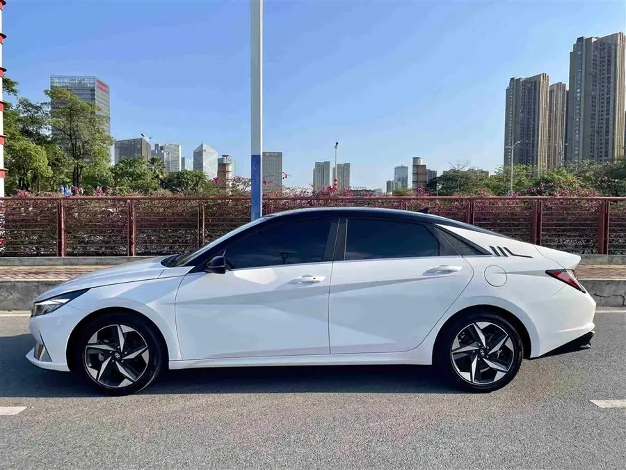 Elantra 2021 1.5L CVT LUX Premium Edition