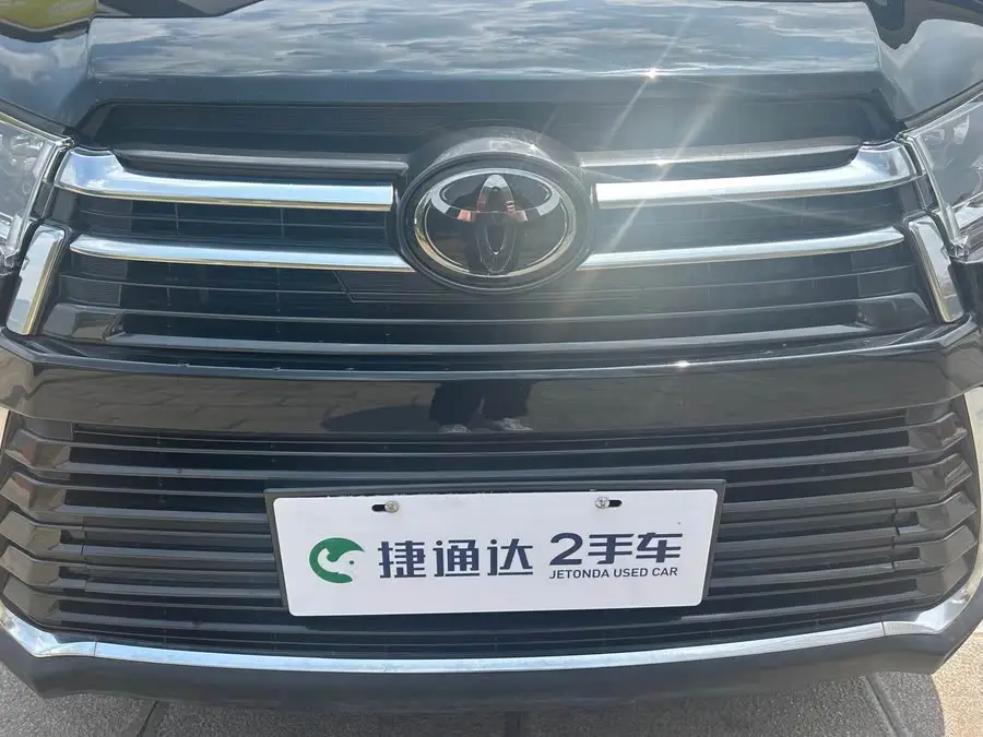 2021 تويوتا هايلاندر 2.0T دفع رباعي بريميوم 7 مقاعد