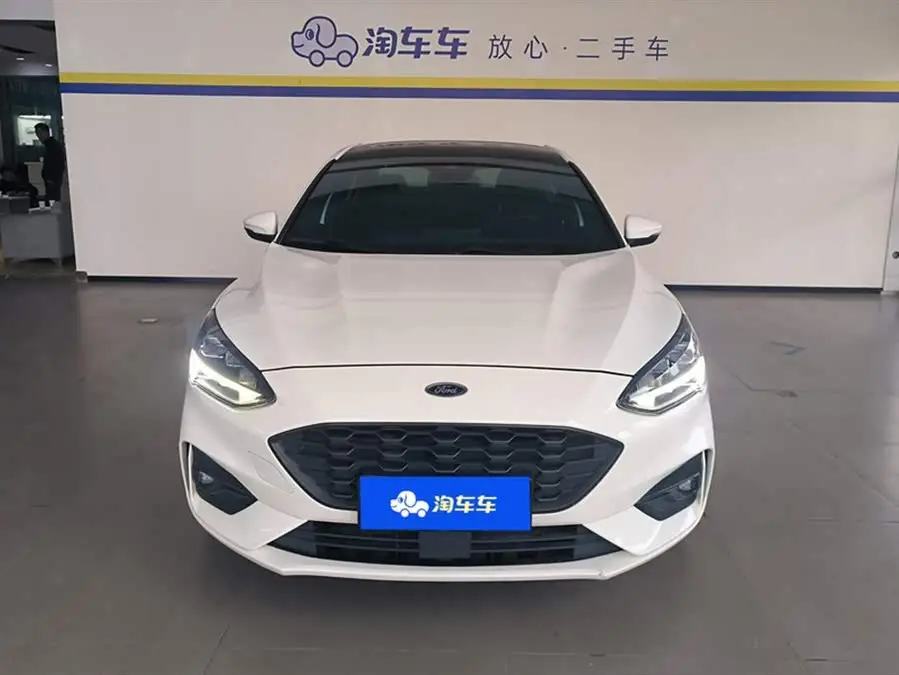 فورد فوكس 2021 سيدان إيكوبوست 180 أوتوماتيكي ST لاين