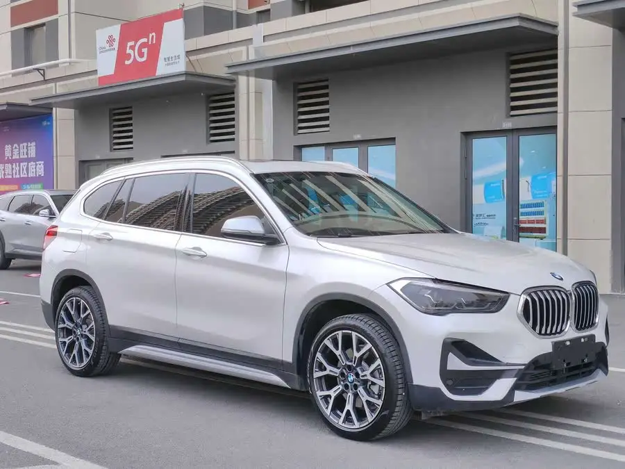 بي إم دبليو X1 2022 فئة تحديث xDrive25Li إصدار فاخر