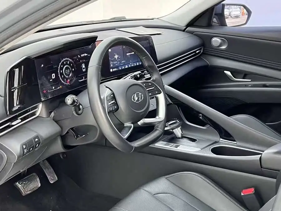 إيلانتر 2021 1.5 لتر CVT LUX النسخة الفاخرة