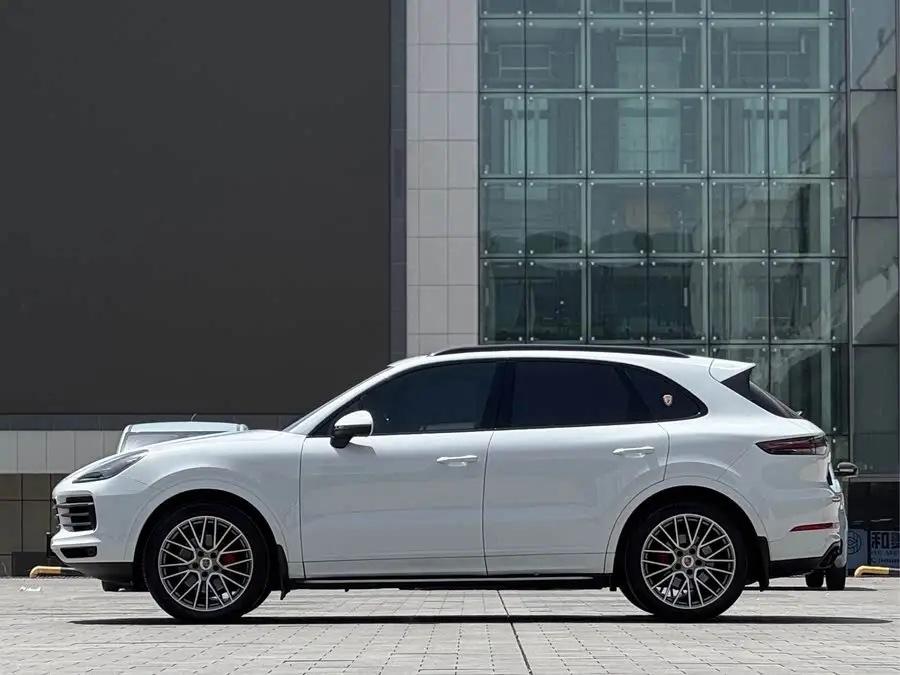 2023 Cayenne 3.0T Platinum Edition