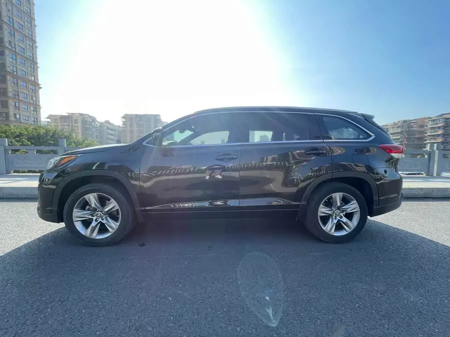 هايلاندر 2018 2.0T دفع رباعي فاخرة 7 مقاعد معيار VI