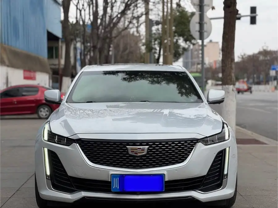 كاديلاك CT5 2021 طراز مُعدل 28T فاخرة