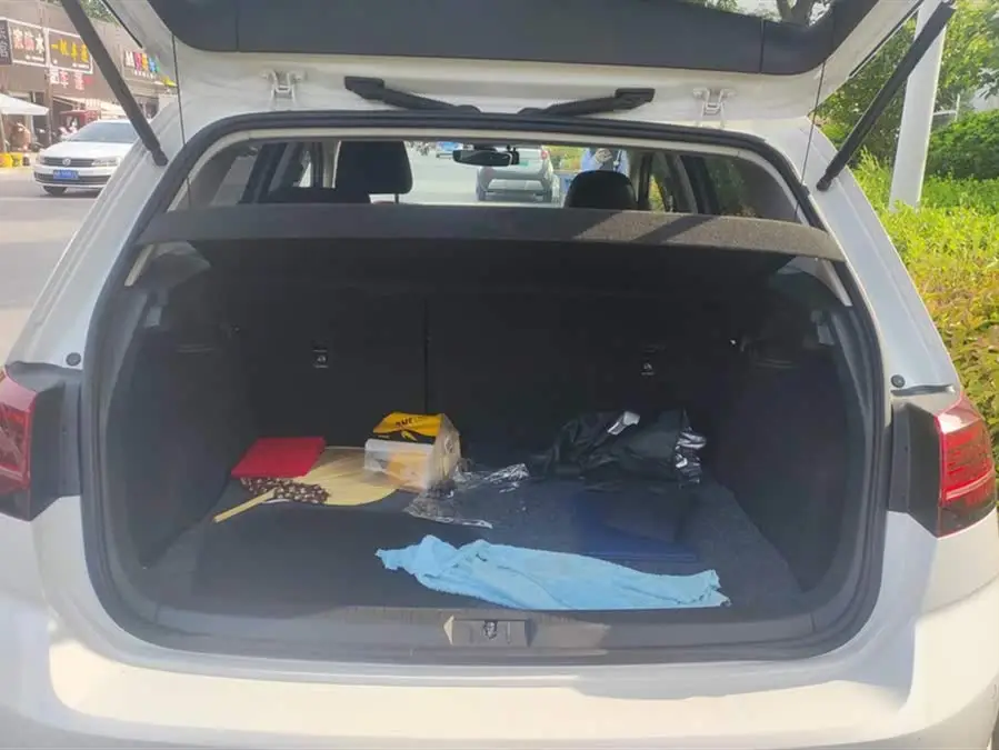 غولف 2020 إصدار الحب 280TSI DSG الفاخر