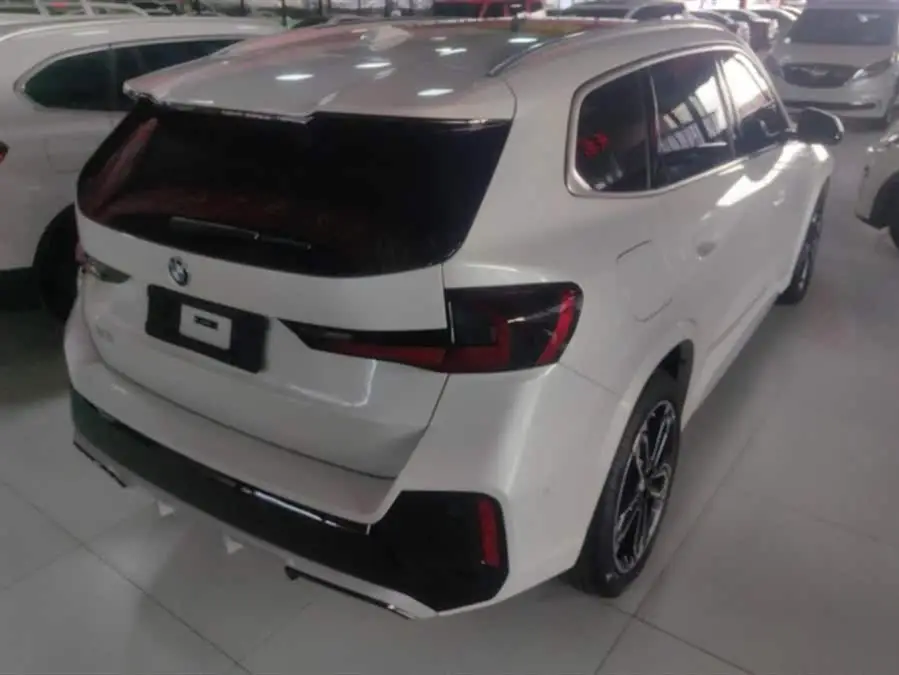 بي إم دبليو X1 2023 sDrive25Li حزمة الرياضة M