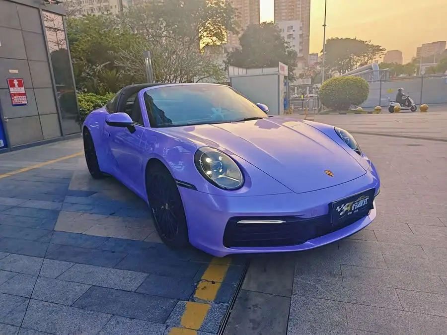 بورش 911 طراز 2023 تارغا 4 3.0T