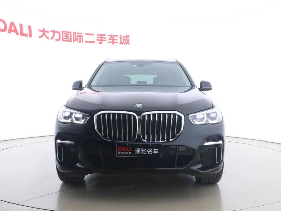 بي إم دبليو X5 2022 xDrive 30Li حزمة M الرياضية الحصرية
