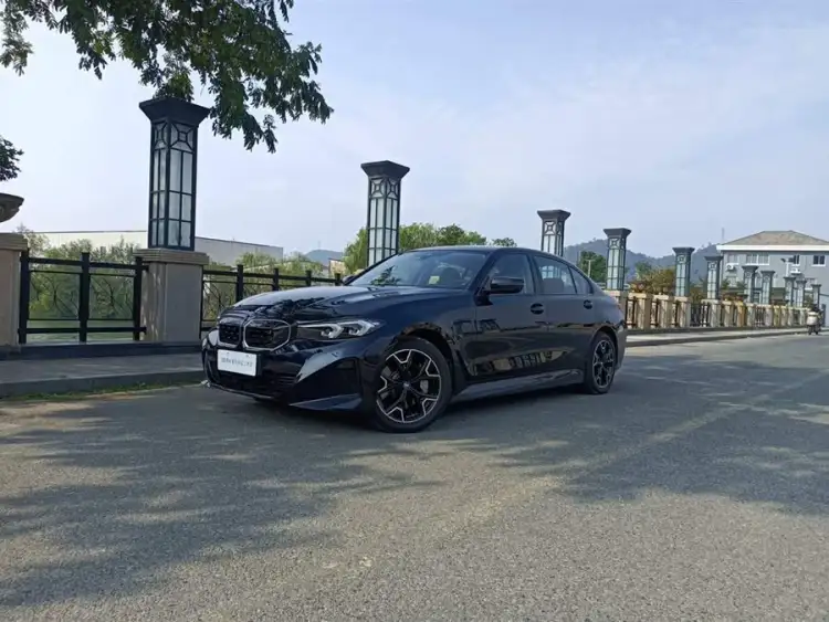 BMW i3 2024 eDrive 40 L Night Edition