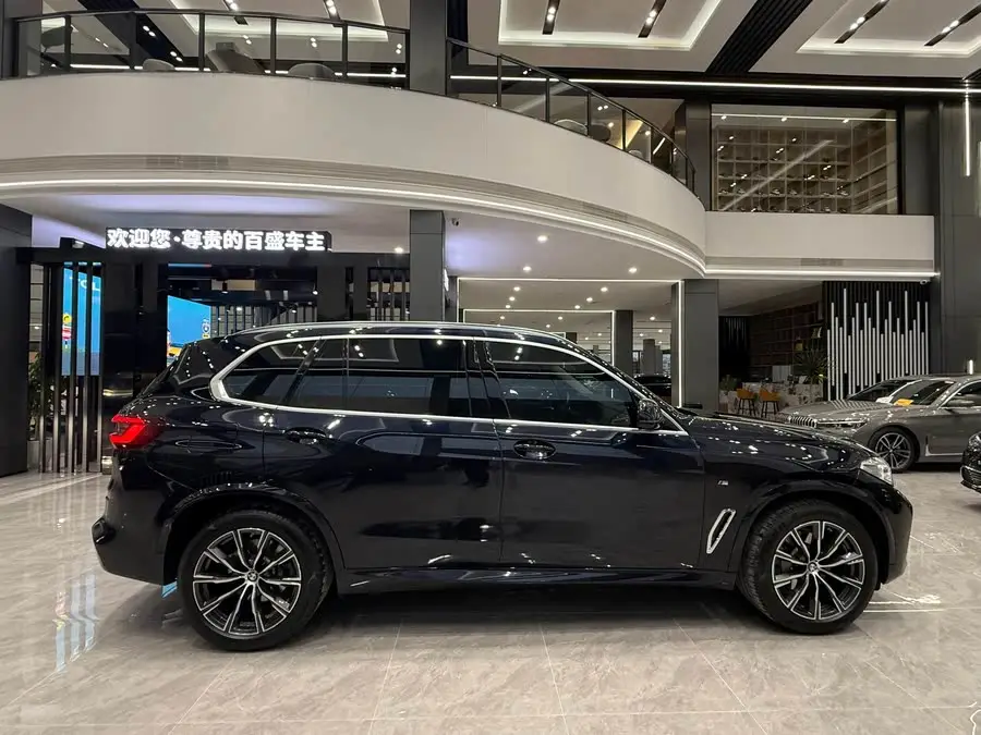 BMW X5 2022 xDrive 30Li Exclusive M Sport Package