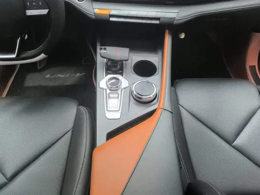 Changan UNI-V 2023 1.5T Luxury