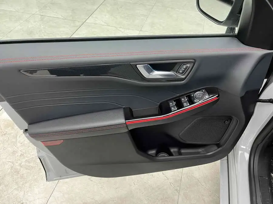 فورد إيدج 2023 إيكوبوست 245 الدفع الرباعي ST-LINE Pro