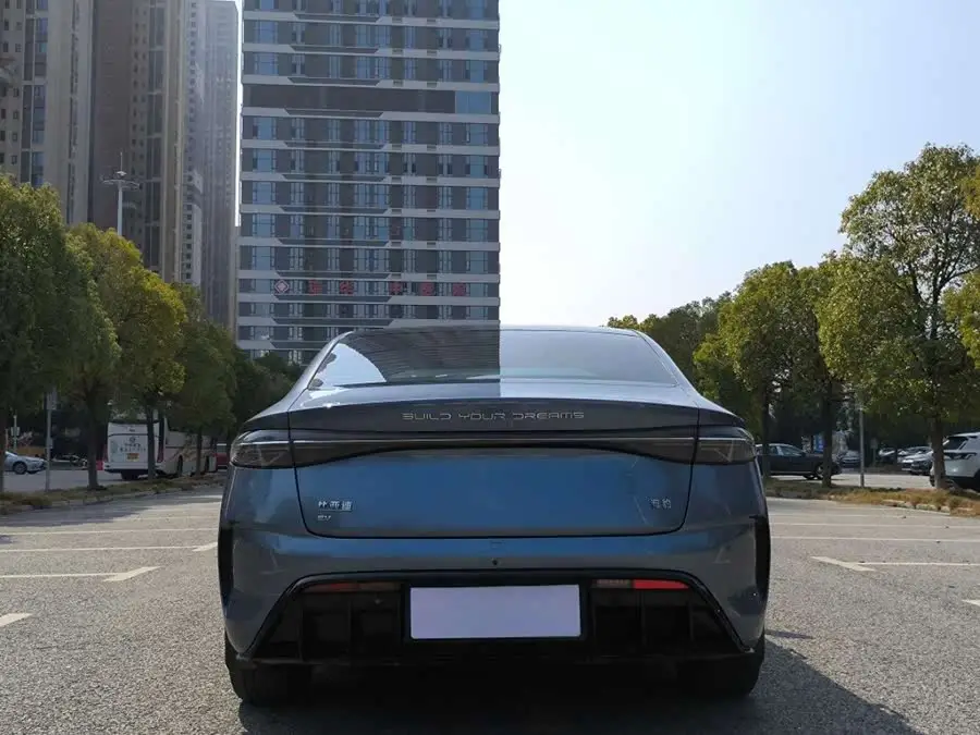 سير 2022 الطراز 550 كم النسخة النخبوية ذات الدفع الخلفي المدى القياسي