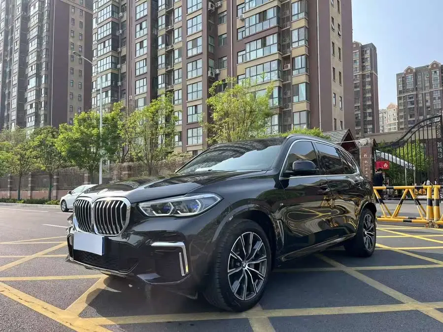 بي إم دبليو X5 طراز 2022 تحديث xDrive 30Li إصدار M الرياضي