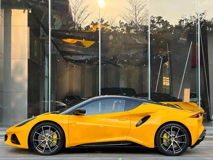 إيميرا 2022 3.5T V6 يدوي الإصدار الأول