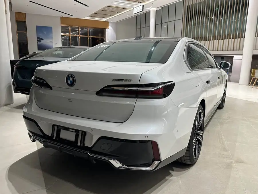 BMW i7 2023 xDrive60L M Sport Package