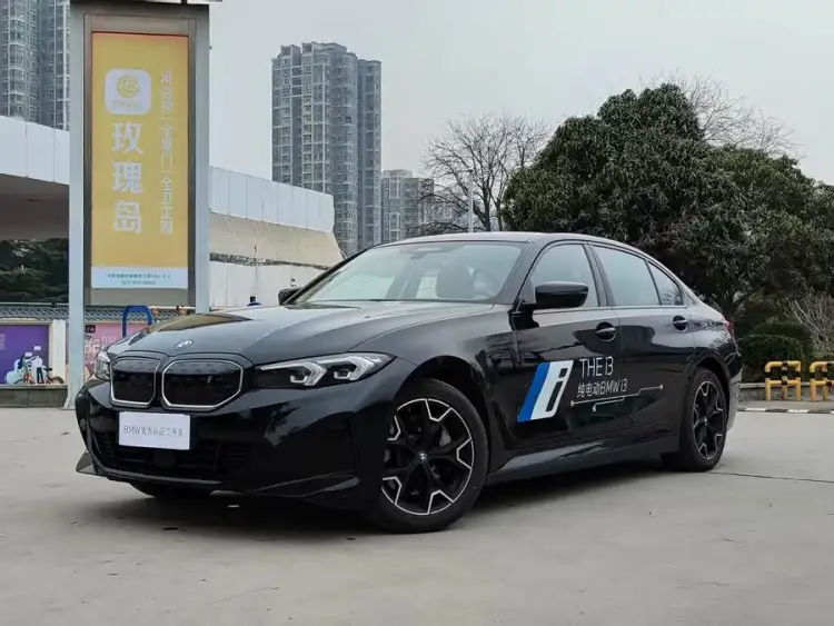 BMW i3 2023 eDrive 40 L Night Sport Package