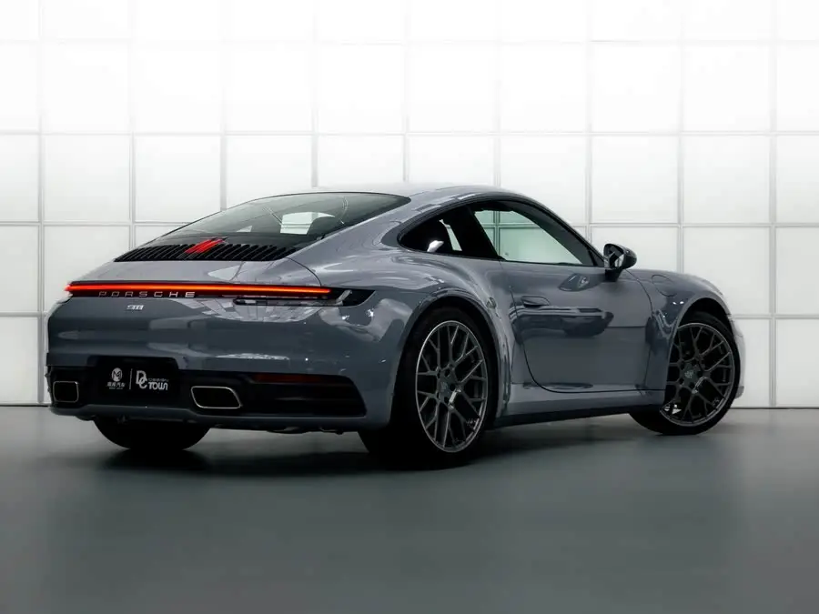 Porsche 911 2023 Carrera 3.0T