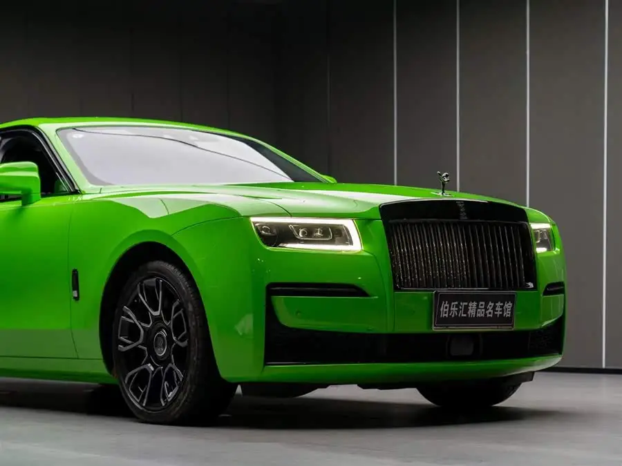 غوست 2022 6.7T بلاك بادج