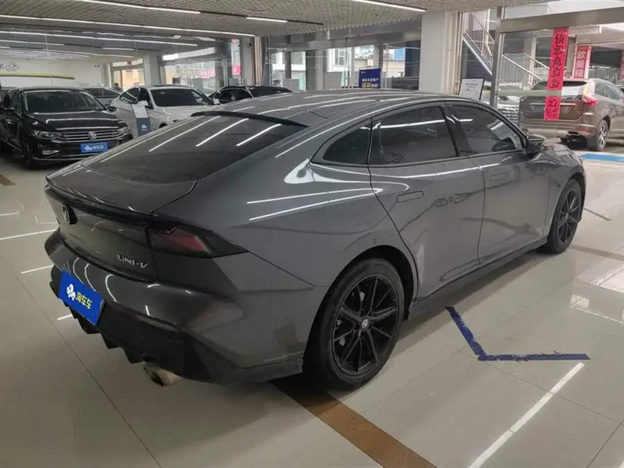 Changan UNI-V 2022 1.5T Deluxe