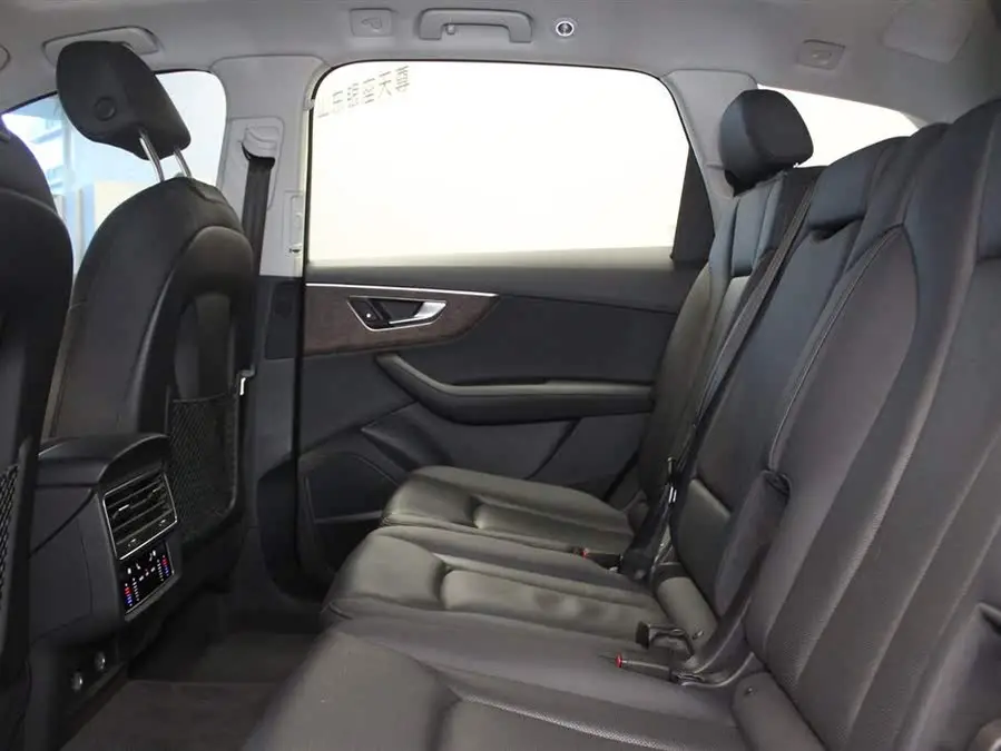 Audi Q7 2023 55 TFSI quattro S line Sport