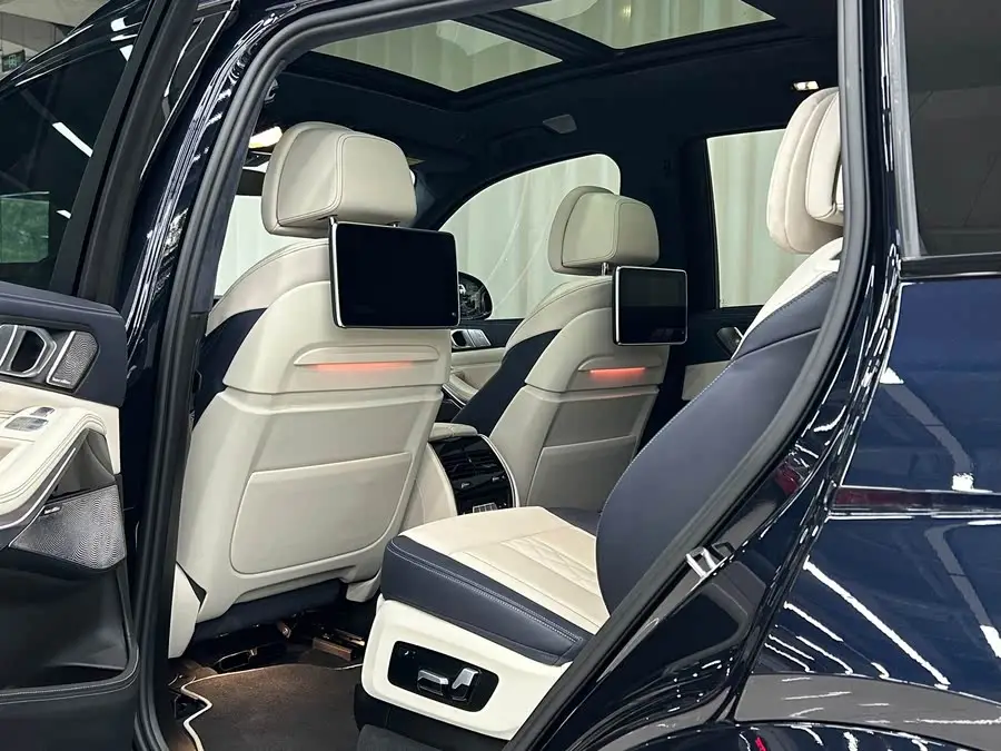 بي إم دبليو X7 2022 xDrive M50i