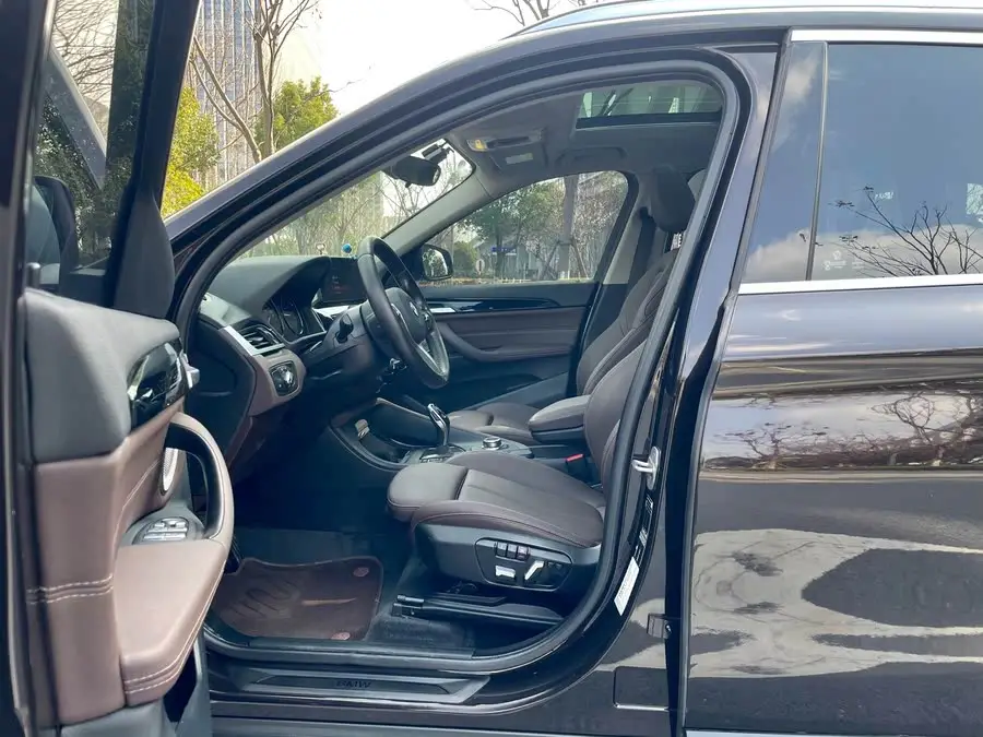 BMW X1 2022 sDrive25Li Leading Edition