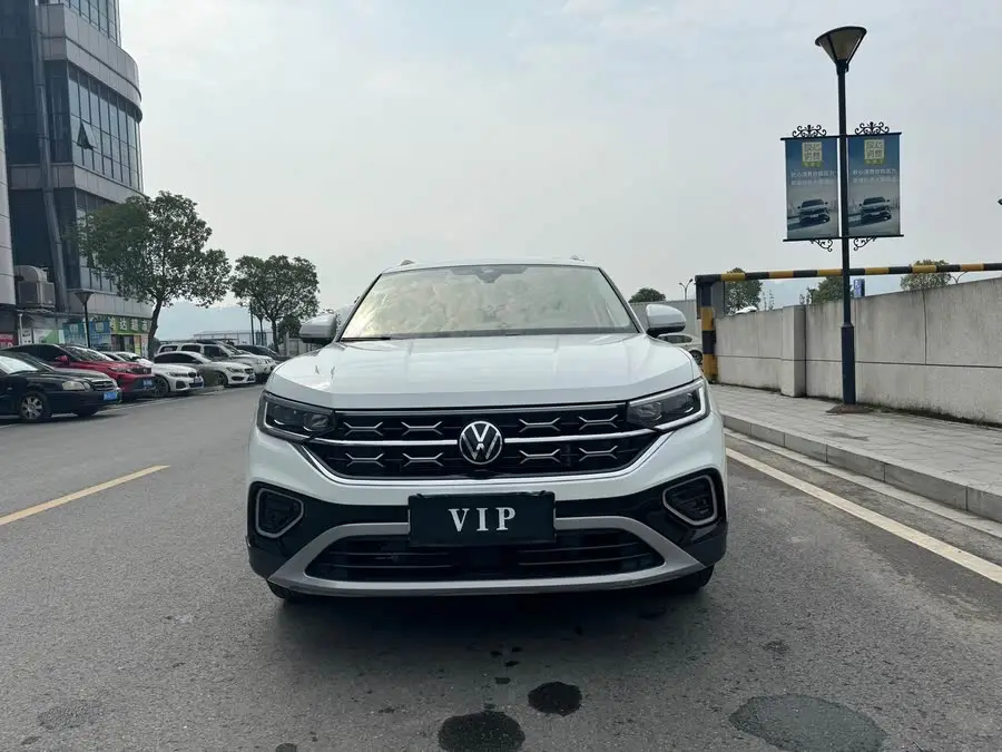 تيرون 2023 330TSI دفع ثنائي فئة الرفاهية بلس النسخة المتقدمة