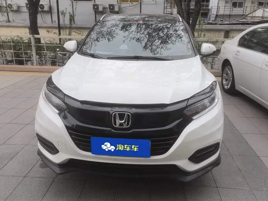 هوندا HR-V 2020 1.5L CVT الفاخرة