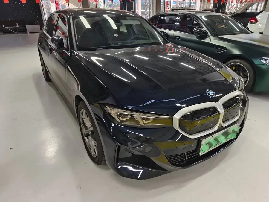 بي إم دبليو i3 2022 eDrive 35 L