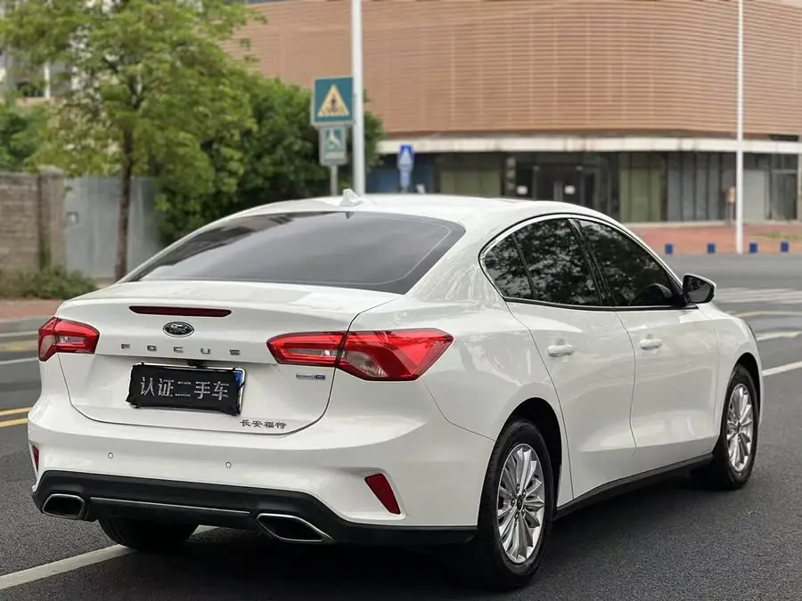 2021 فورد فوكس سيدان إيكو بوست 180 أوتوماتيكي تريند