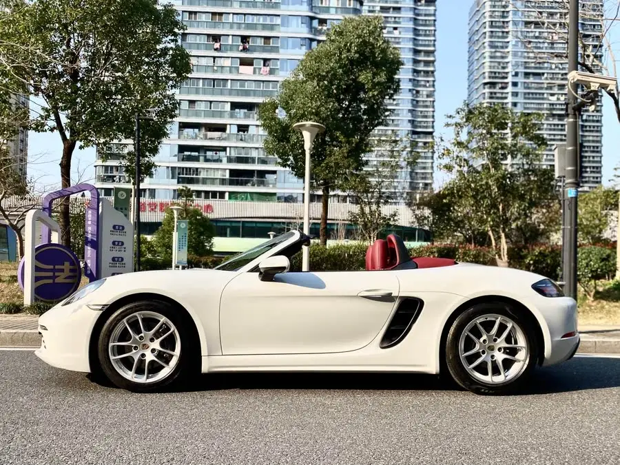 Porsche 718 2020 Model Boxster 2.0T