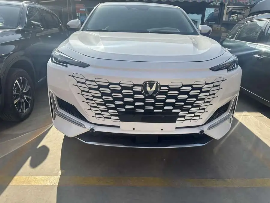 Changan UNI-K 2024 2.0T Two-Wheel Drive Joyful Version