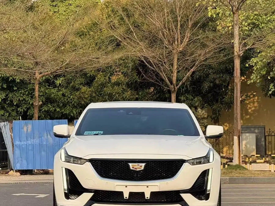 كاديلاك CT5 2020 طراز محدث 28T رياضي متميز